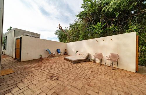 Saladita Apartamento | Surf Retreat La Saladita, Yoga, Pool, Templo