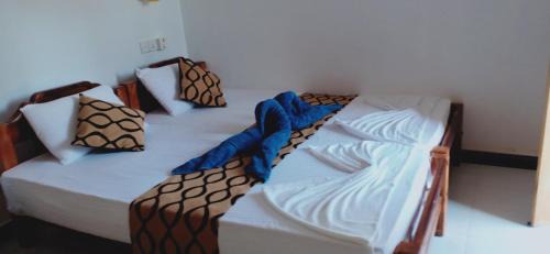 Pottuvil Division 2 Hotel | SURF & SAND Hotel Arugambay