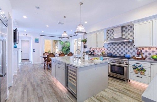 Huntington Beach Casa | Surf, Sun &Fun! Beachside Bliss-4 Blocks to Waves