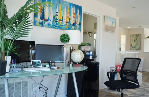 Huntington Beach Casa | Surf, Sun &Fun! Beachside Bliss-4 Blocks to Waves