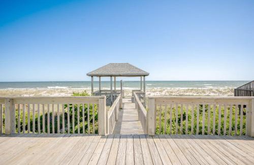 Long Beach Casa | Surf Watch by Oak Island Accommodations