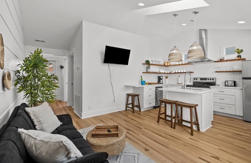 North Carolina Coast Cabaña | Surfer's Bungalow!