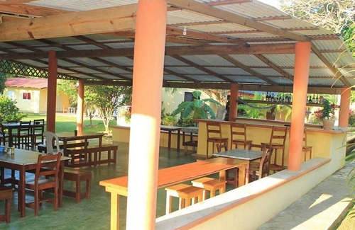 Cabarete Apartamento | SURFER'S PARADISE - Inexpensive hotel room steps from Encuentro beach