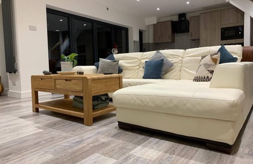 Porthcawl Casa | Surfers Lodge, Rest Bay, Porthcawl