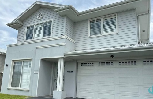 Catherine Hill Bay Casa | Surfers Paradise- Catherine Hill Bay