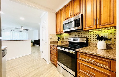 Dolphin Isles Casa | Surfers Paradise, Heated Pool, Steps away from the beach