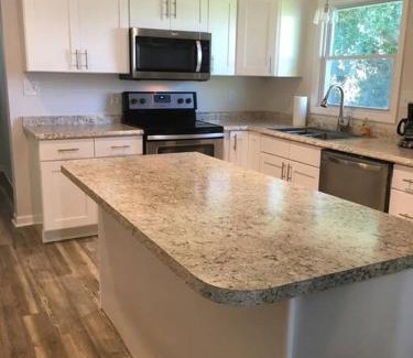 Surfside Beach Casa | Surfside Beach/Capt. Jacks ~50 FT From Beach 3br/3ba