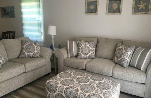 Surfside Beach Casa | Surfside Beach/Capt. Jacks ~50 FT From Beach 3br/3ba