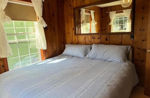 Seaside Casa | Surfside Cottage - Seaside Pets allowed