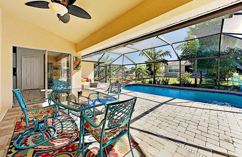 Pelican Casa | Surfside Oasis
