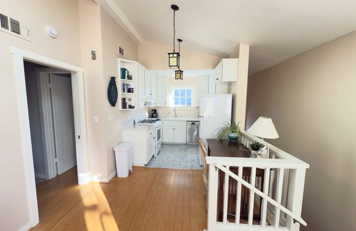 La Jolla Apartamento | Surfside Ocean-View Oasis – Steps from Windansea Beach