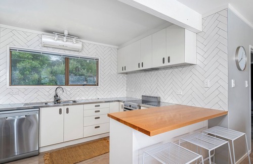 Whiritoa Casa | Surfside Sanctuary - Whiritoa Holiday Home