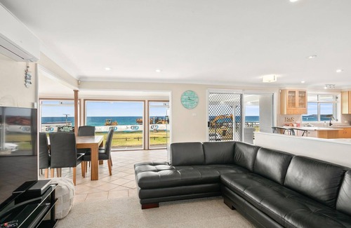 Warilla Casa | Surfside Solace - 5 bedroom family home with stunning views of Ocean