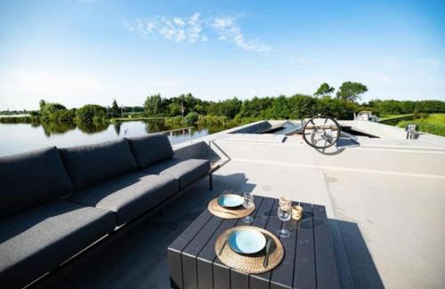 Oud Ade Alquiler De Eote | Surla Houseboat "Walvis" Kagerplassen