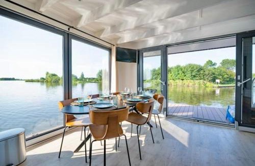 Monnickendam Alquiler De Eote | Surla luxury sailing Houseboat Splendid at Marina Monnickendam