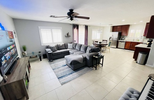 Canyon Ridge West Casa | Surprise Home w/King Bed, Pool Table, Arcade, Office, & Movie/Workout Room!