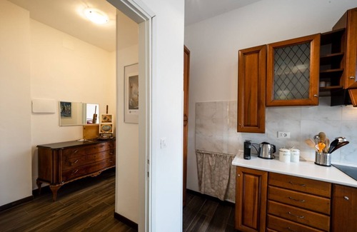 Est Apartamento | Surrealist reverie in Verona | self check-in