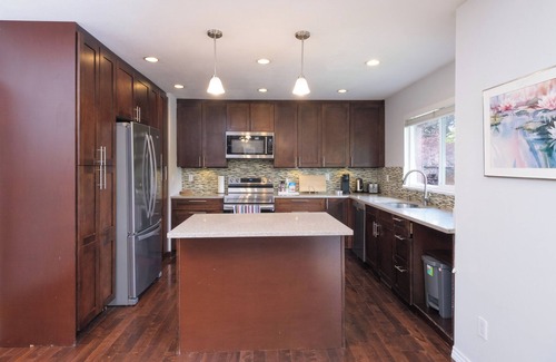 Fleetwood Casa | Surrey Family Home w/ Patio & Garden – 3BR 2BA