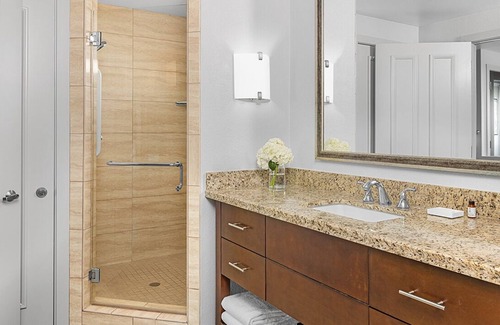 Palm Desert Complejo | Surrounded by Beautiful Grounds, Golf Courses, 5 pools & more for entire family