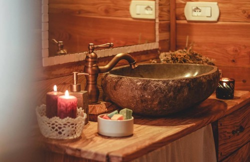Frassilongo Cabina | Surrounded by greenery in the beautiful Enchanted Valley of the Mocheni Valley.
