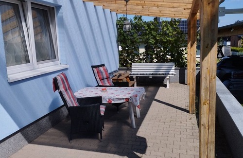 Oberhavel Casa | Surrounded by greenery - house with 3 bedrooms, terrace and large pool