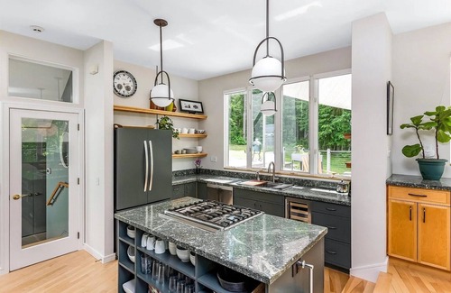 Stowe Casa | Surrounded by nature perfect for fall!