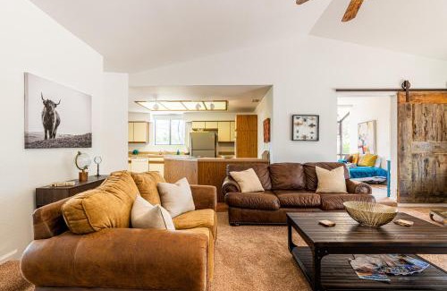 Oak Creek Casa | Surrounding Red Rock Views, Close to Trails, Enjoy Local Wildlife!