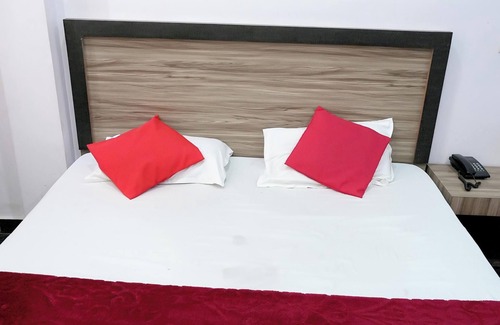 Nizamuddin East Hotel | Surya inn