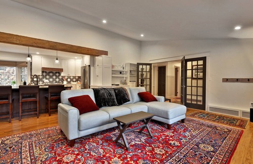 East Haven  Rutland County Casa | Susan Lane Hideaway: 4BR/3.5BA Renovated Home. Close to skiing and town.