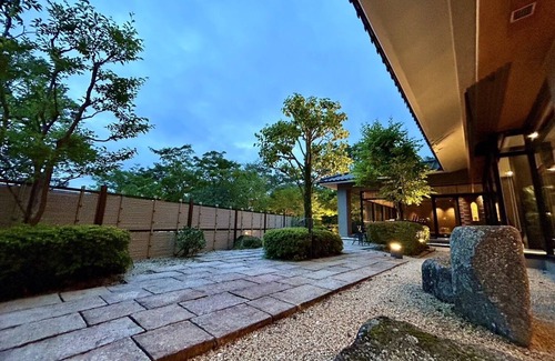 Gora Casa | Sushi Auberge Gorasaryo