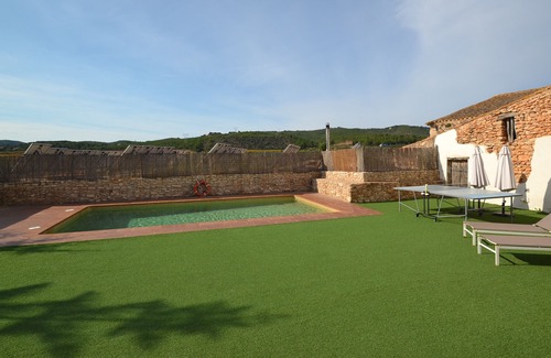 La Bisbal del Penedés Cabaña | Masia sostenible del S. XVII rodeada de viñas del Penedès, con piscina privada