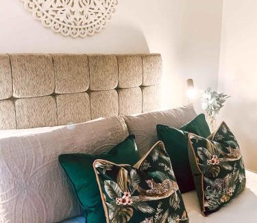 Thatto Heath Cabina | Sutton Heath Lodge