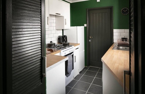 Plymouth Casa | 2 Bed - Sutton House by Pureserviced