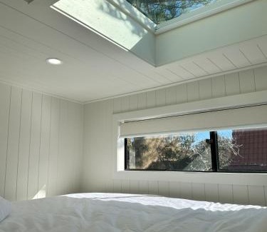 Sellicks Beach Casa | Suur Kodu- Beachfront House plus Tiny Home
