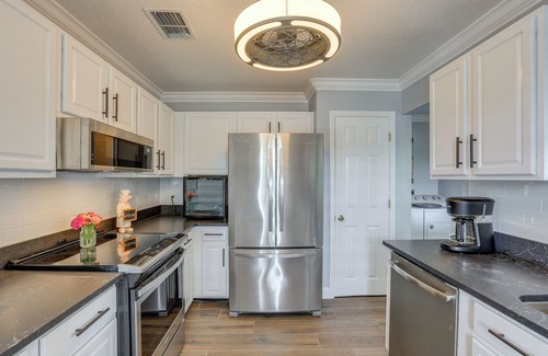 Fanning Springs Casa | Suwannee River Retreat: Dock & Screened Porch!