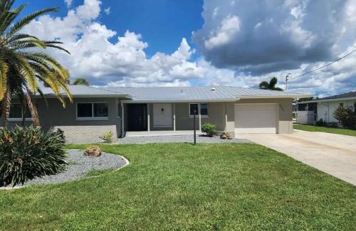 Yacht Club Casa | SW Gulf Access Boaters Paradise Pool Retreat