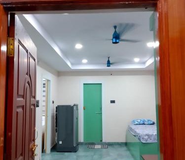 Visakhapatnam Apartamento | Swagan Home Stays Air Conditioned Deluxe ONE BED ROOM Studio Apartment