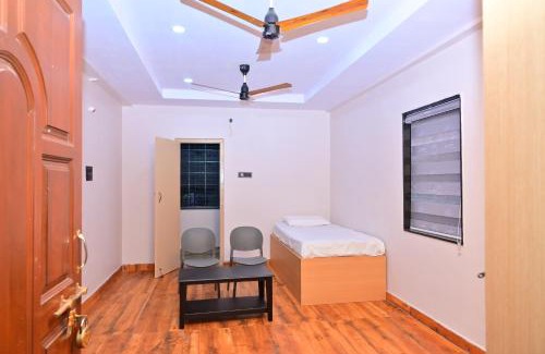 Visakhapatnam Apartamento | Swagan Home Stays Air Conditioned Deluxe ONE BED ROOM Studio Apartment