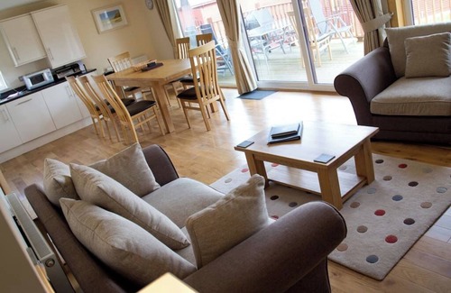 Winnard's Perch Chalet De Esquí | Swallow Lodge with Hot Tub, dogs welcome sleeps 8, Great resort Facilities!