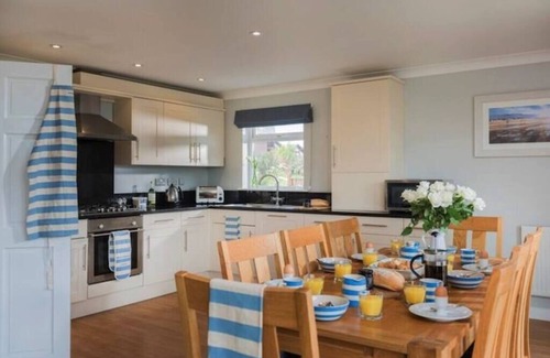 Winnard's Perch Chalet De Esquí | Swallow Lodge with Hot Tub, dogs welcome sleeps 8, Great resort Facilities!