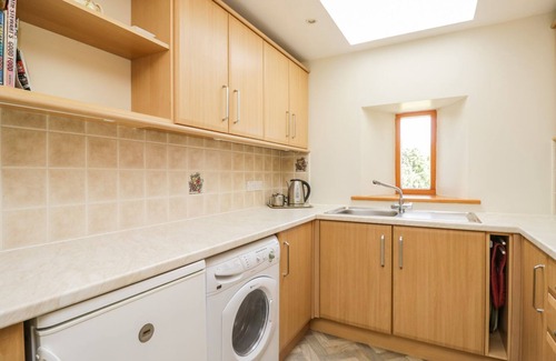 Thornthwaite Cabaña | SWALLOW'S NEST, pet friendly, with a garden in Braithwaite