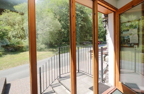 Thornthwaite Cabaña | SWALLOW'S NEST, pet friendly, with a garden in Braithwaite