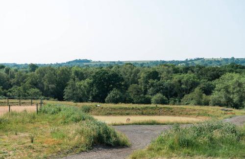 North Perrott Otro | Swallowfield Glamping- Lake View