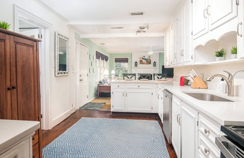 Georgetown Casa | Swamp Fox Retreat in Historic Willowbank Neighborhood.15 minutes to PI.