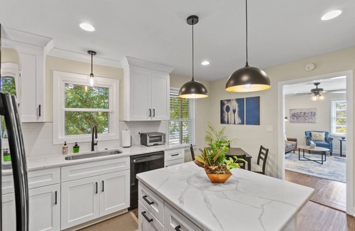 Sans Souci Casa | Swamp Rabbit Gateway | Walk to SRT and 7 min drive to Downtown