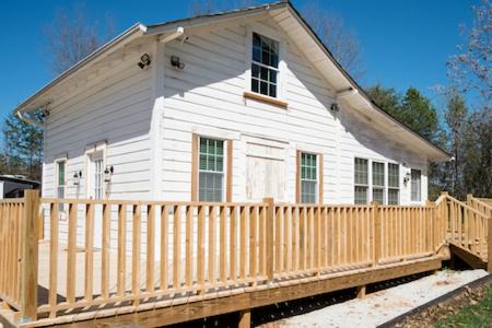 Travelers Rest Hotel | Swamp Rabbit Inn Travelers Rest