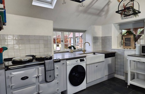 Kidlington Casa | Swan Cottage, 2-Bedroom, Canal View, Parking, Wifi, Oxford
