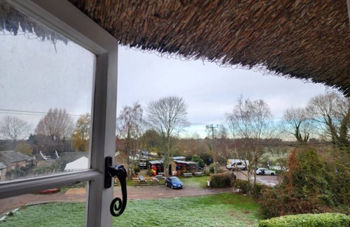 Kidlington Casa | Swan Cottage, 2-Bedroom, Canal View, Parking, Wifi, Oxford