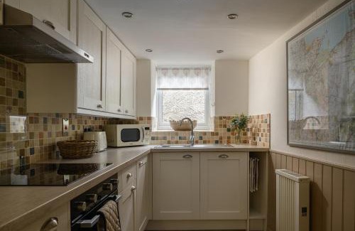 Rowen Casa | Swan Cottage