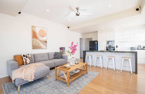Swan Bay Cabaña | Swan Cottage Port Stephens Waterfront Solace